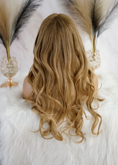 Peluca NA445 "Luxe Hazelnut Blonde"