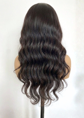 Peluca UN001 "Brunette Wavy" (USADO - OPORTUNIDAD)